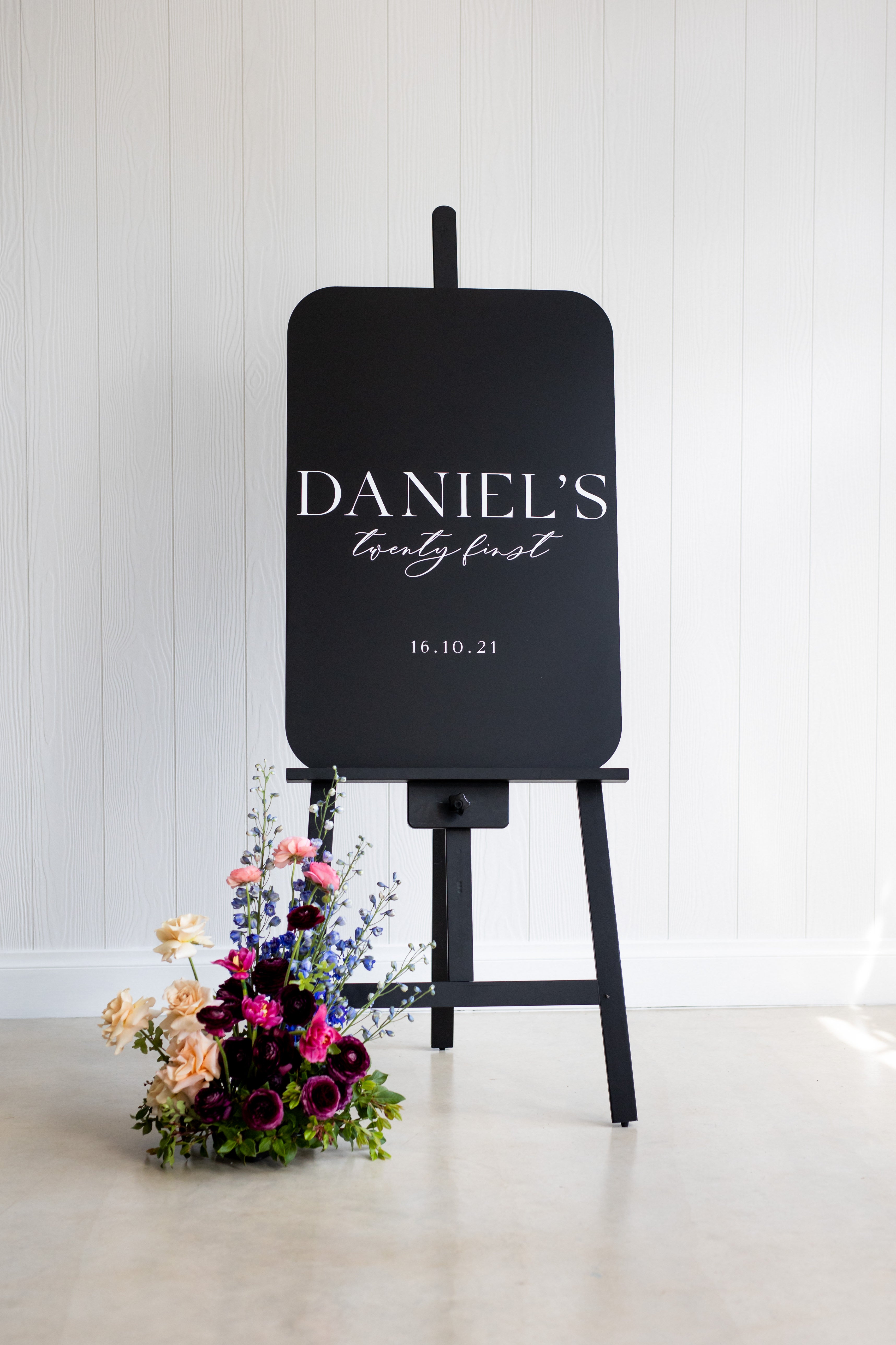 Black Rounded Edge Rectangle Acrylic Sign – madebyjdesigns
